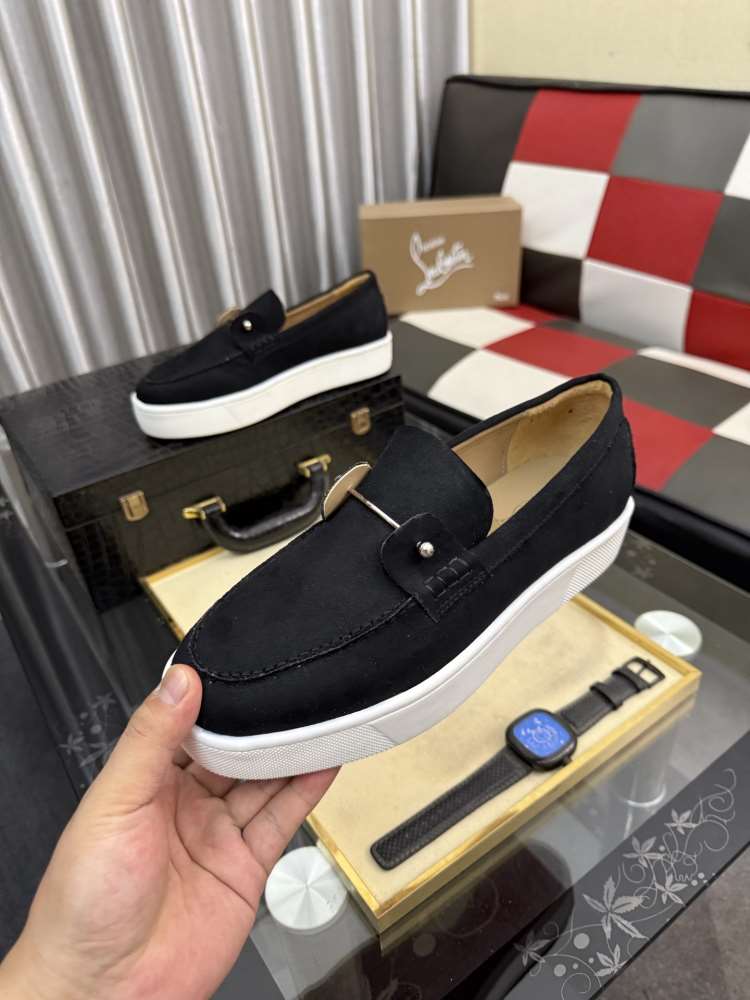 2026入荷【Christian Louboutin】ローファー スエード 金属杆×珠子装飾 ブラック×ホワイト フォーマル