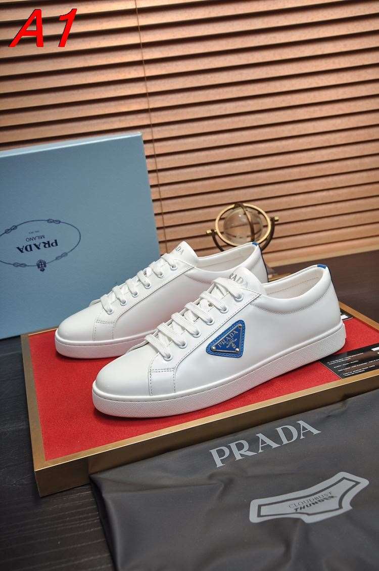 【Prada】スニーカー レザー 青い三角标识  White カジュアル