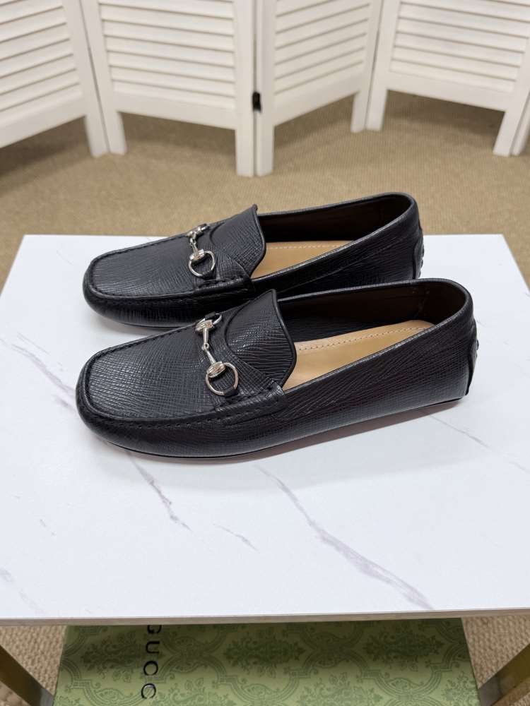 2026入荷【Gucci】チャンキースニーカー GGモノグラム ロゴバッジ ブラック ストリート