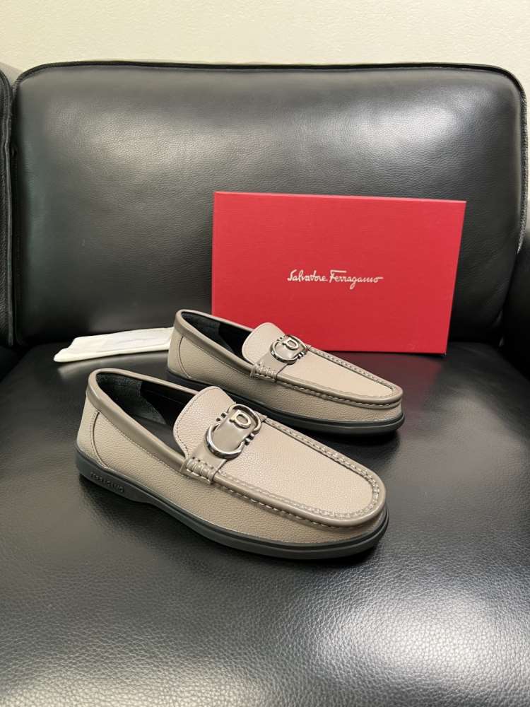 2026新作発表【Ferragamo】ローファー レザー 荔枝紋 拼色 G马蹄扣 ビジネス FERR-