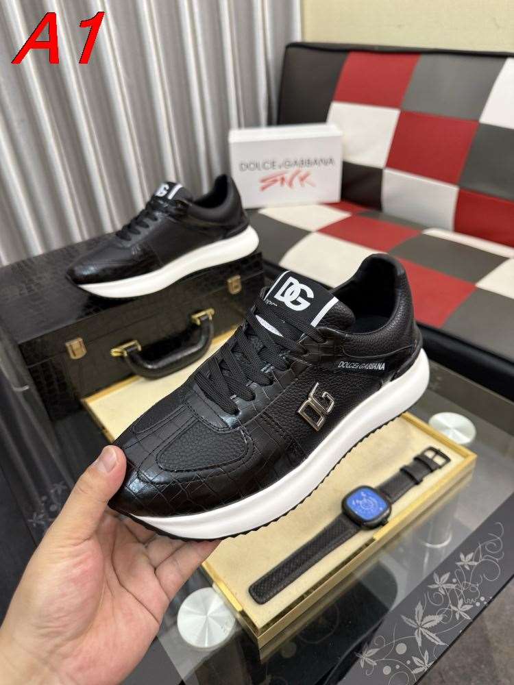 2026入荷【Dolce & Gabbana】スニーカー パテントレザー CDロゴ ホワイト×ブラック カジュアル