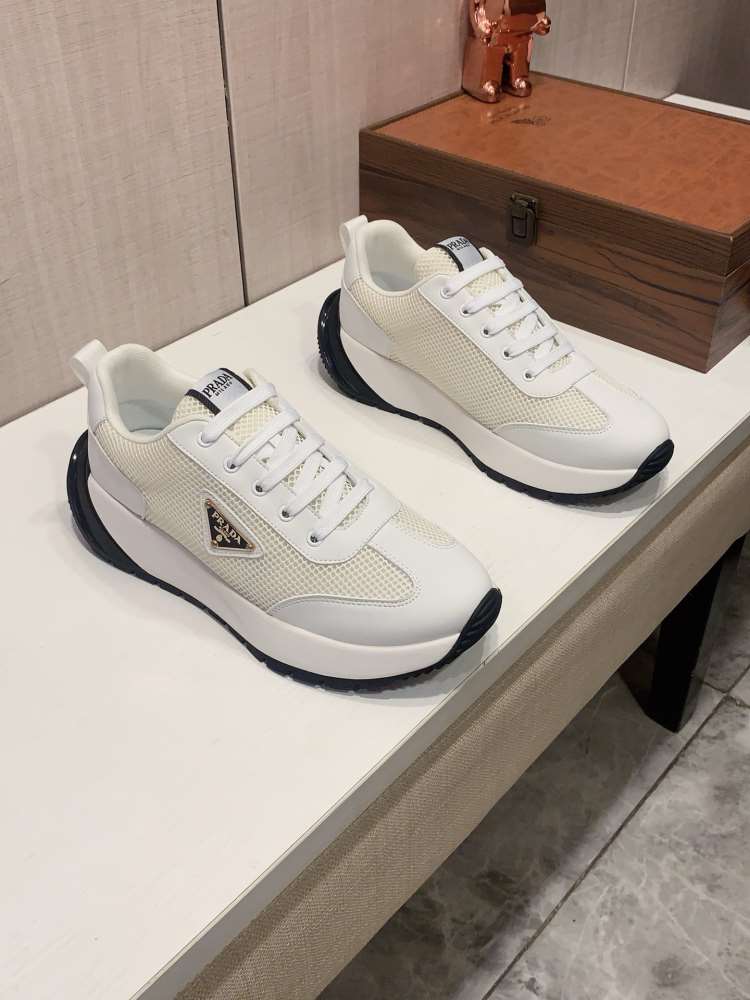 2026新作登場!【Prada】チャンキースニーカー メッシュ×レザー 金三角标识 White カジュアル
