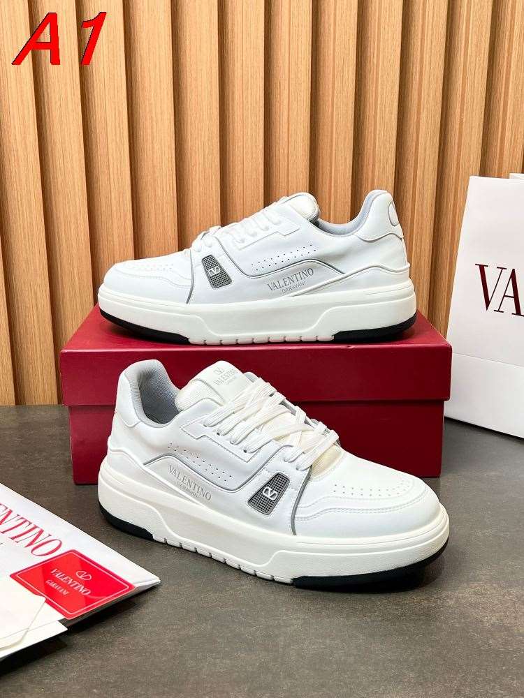 2026入荷しました【Valentino】スニーカーレザー 双V Logo 透气孔 プラットフォーム 白 カジュアル