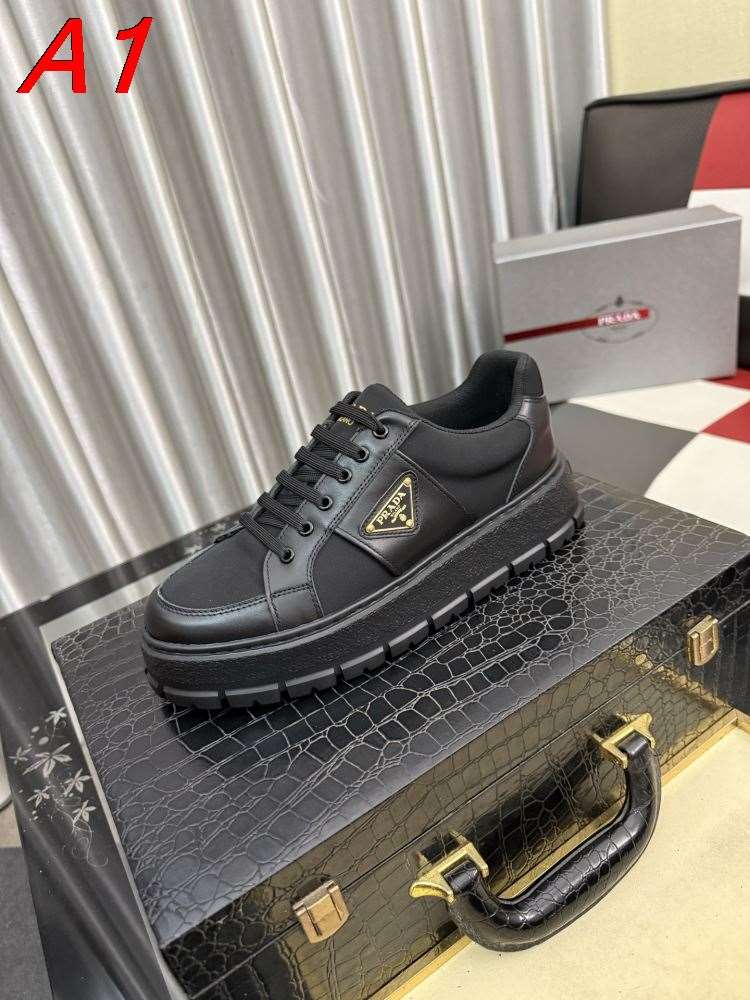 2026入荷【Prada】チャンキースニーカー レザー 金色三角标 Black カジュアル