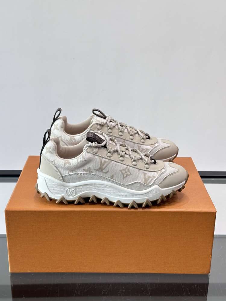 2026入荷しました【Louis Vuitton】チャンキースニーカー キャンバス×スエード モノグラム アイボリー ストリート