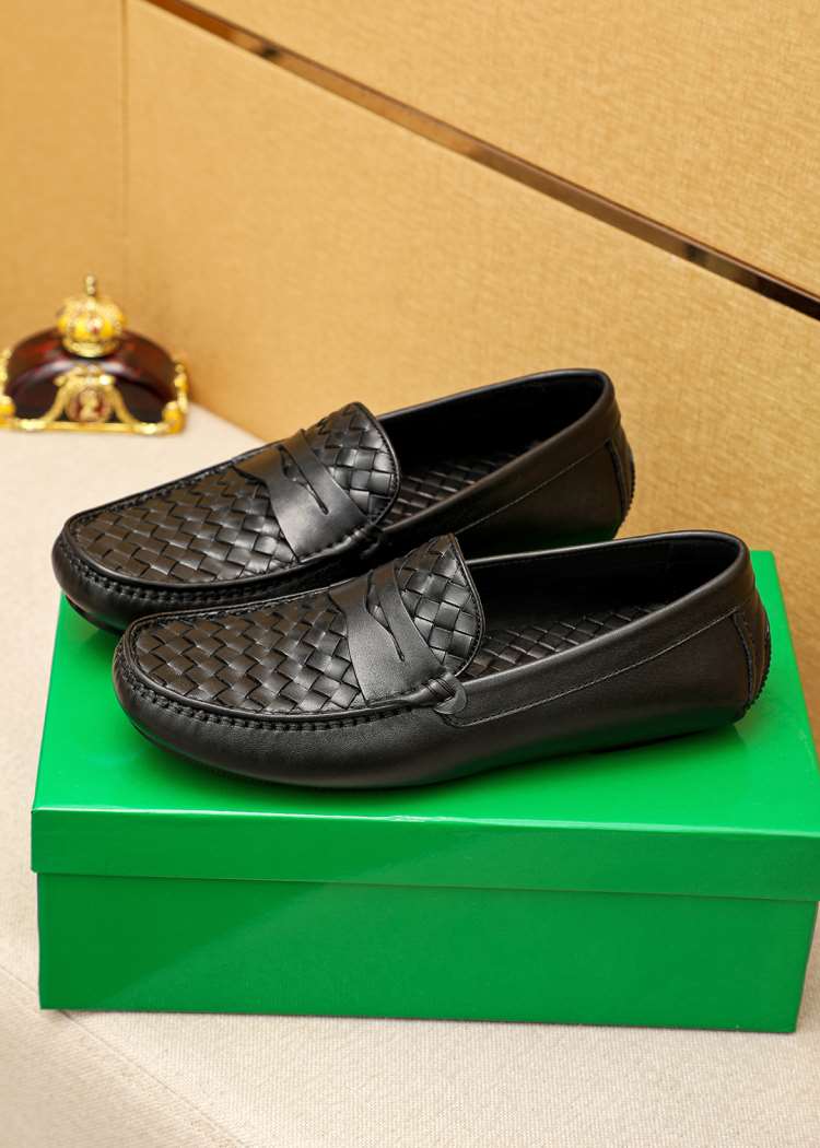 2026新作登場!【Bottega Veneta】ローファー レザー イントレチャート スプリットタン ブラック フォーマル