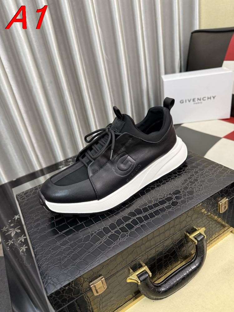 2026入荷しました【Gucci】チャンキースニーカー メッシュ×スエード ロゴデザイン ホワイト×ブラック ストリート