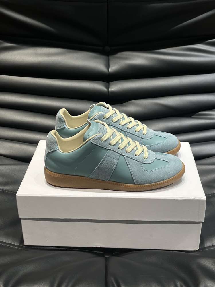 2026新作【MM6 Maison Margiela】スニーカー レザー×スエード 德训鞋款式 V字装饰 ミントブルー ストリート