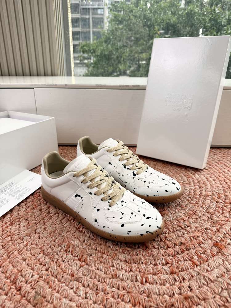 2026新作発表【MM6 Maison Margiela】スニーカー レザー スプラッシュ装饰 德训鞋款式 ホワイト×ブラック カジュアル