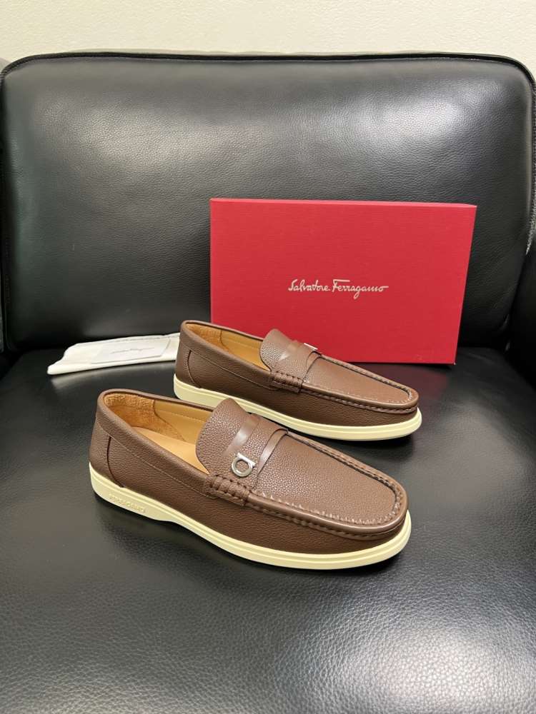 2026発売【Ferragamo】ローファー レザー 荔枝紋 × ダークブラウン 马蹄扣 ビジネス FERR-