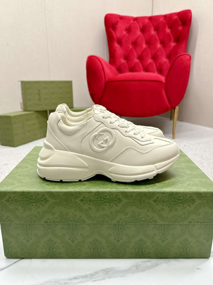 2026新作発表【Gucci】チャンキースニーカー レザー カラーブロック ホワイト×ピンク ストリート
