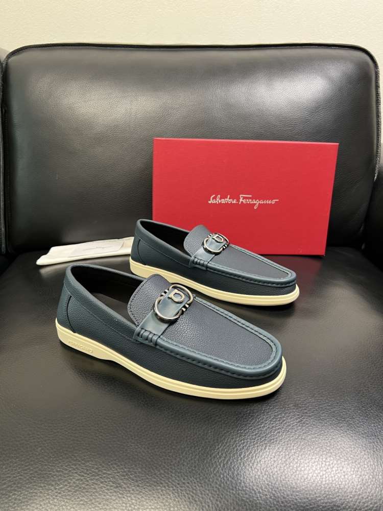 2026発売中!【Ferragamo】ローファー レザー 荔枝紋 × ダークネイビー ビジネス FERR-