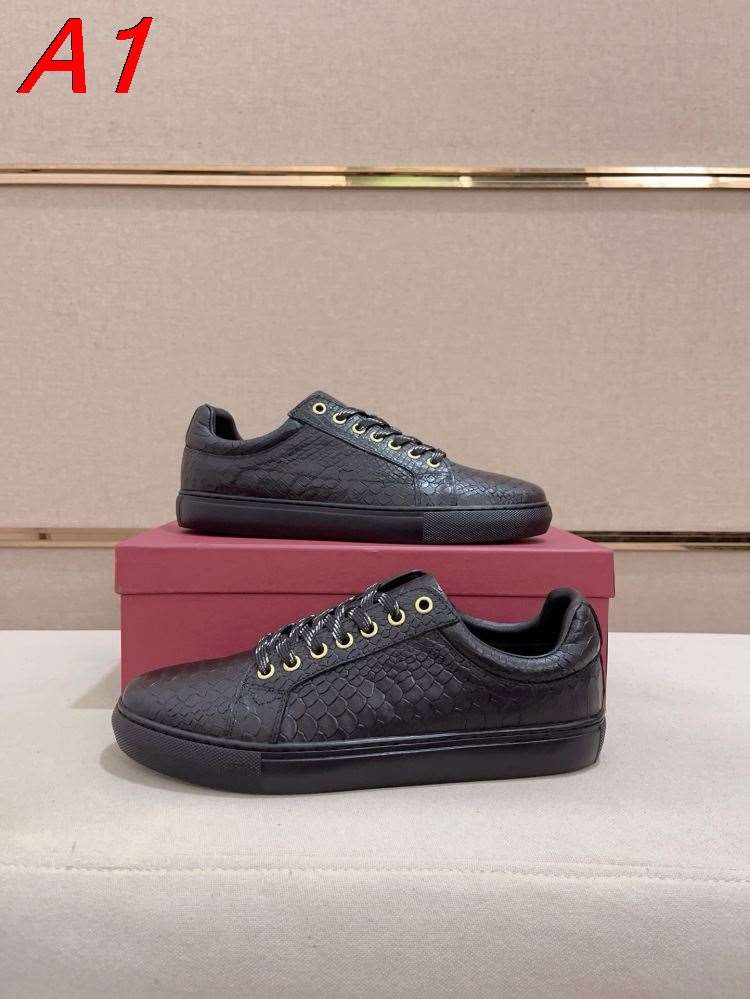 2026発売中！【Burberry】ローカットスニーカー レザー 型押し 蛇纹 BLACK×GOLD パーティー