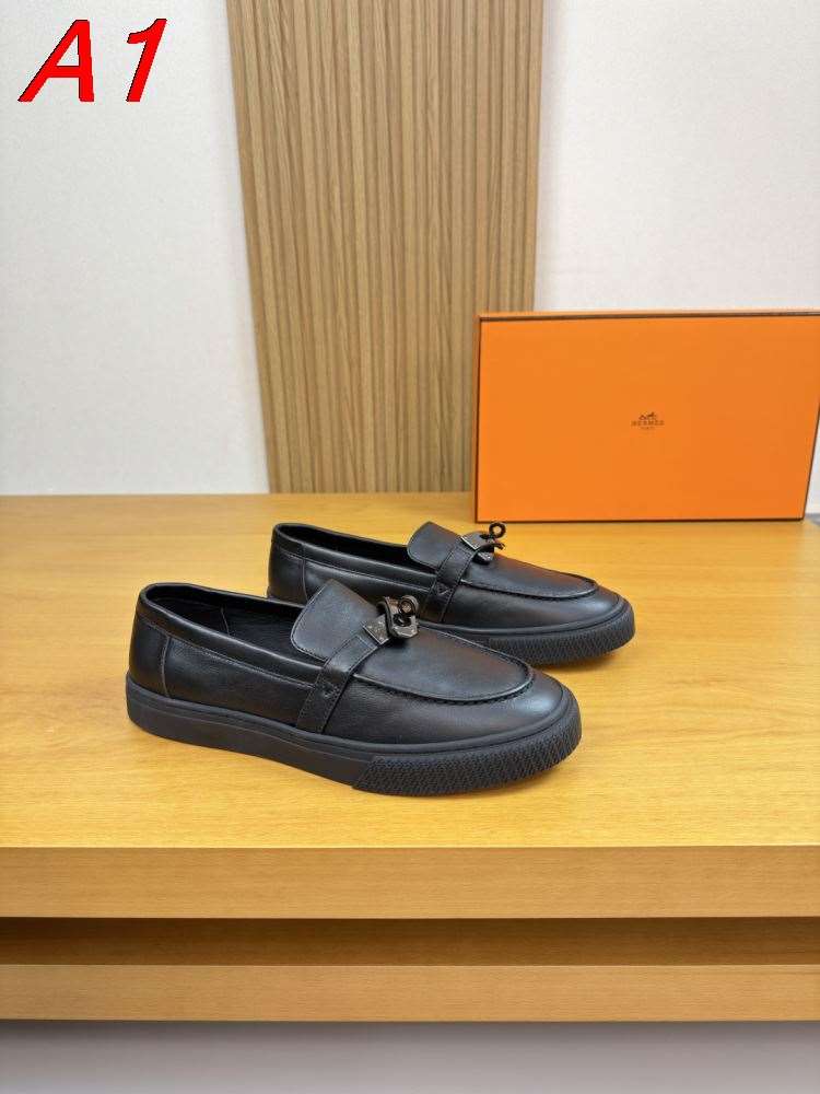 2026入荷しました【Gucci】チャンキースニーカー レザー 周年ロゴ 1921 ベージュ ストリート