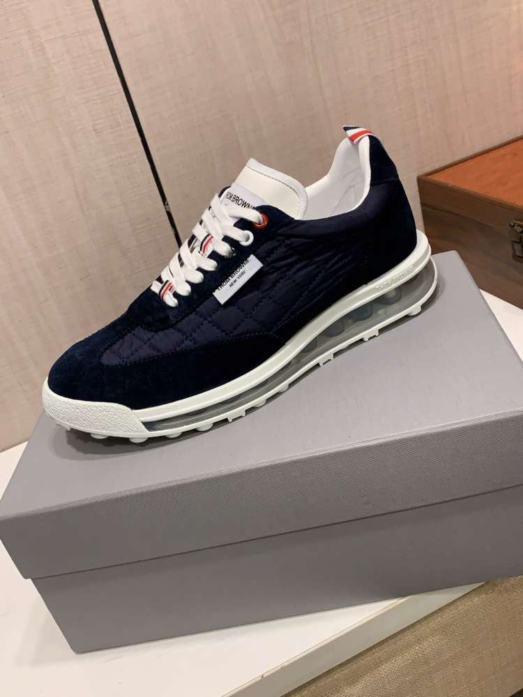 2026新作発表【Thom Browne】スニーカー スエード キルティング ネイビー×トリコロール カジュアル
