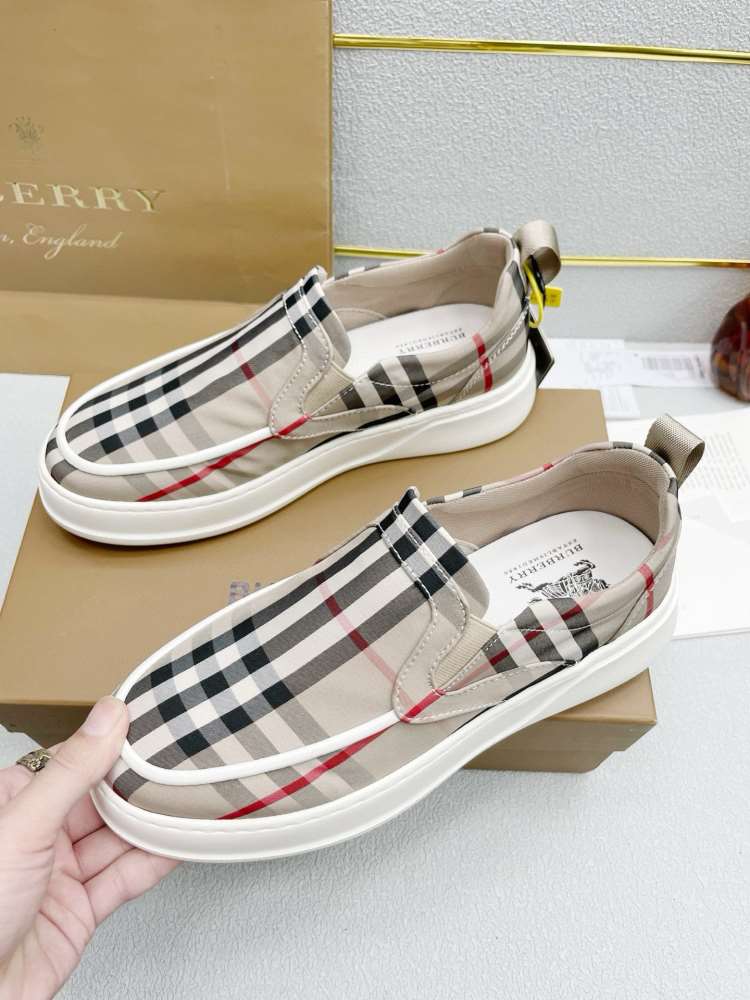 2026発売【Burberry】ローファー キャンバス クラシック格子柄×シンプル ベージュ×赤×黒 カジュアル