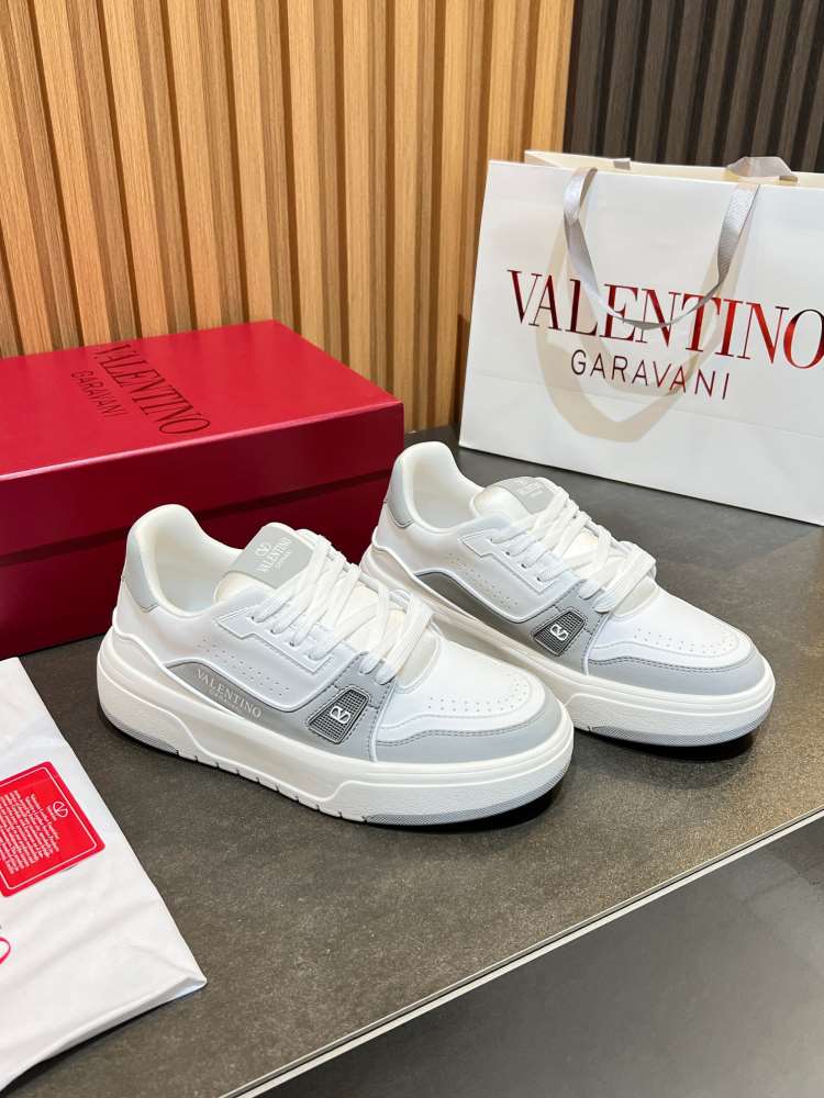 2026発売【Valentino】スニーカーレザー VALENTINO Logo 透气孔 白×グレー カジュアル