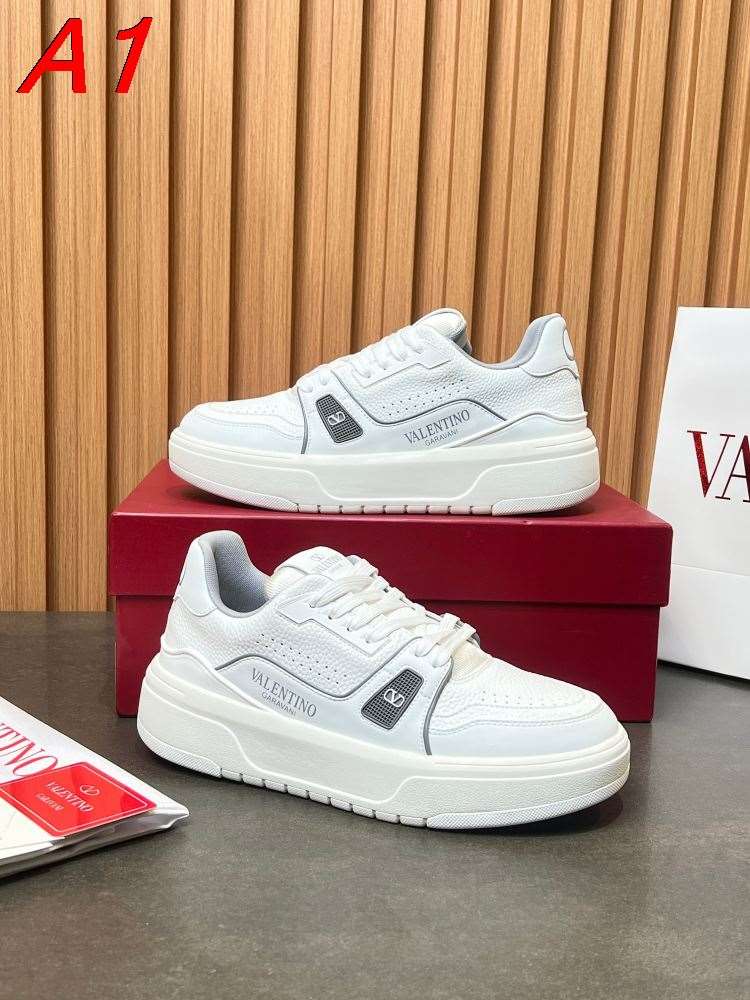 【Valentino】スニーカーレザー V字 Logo 透气孔 白 カジュアル