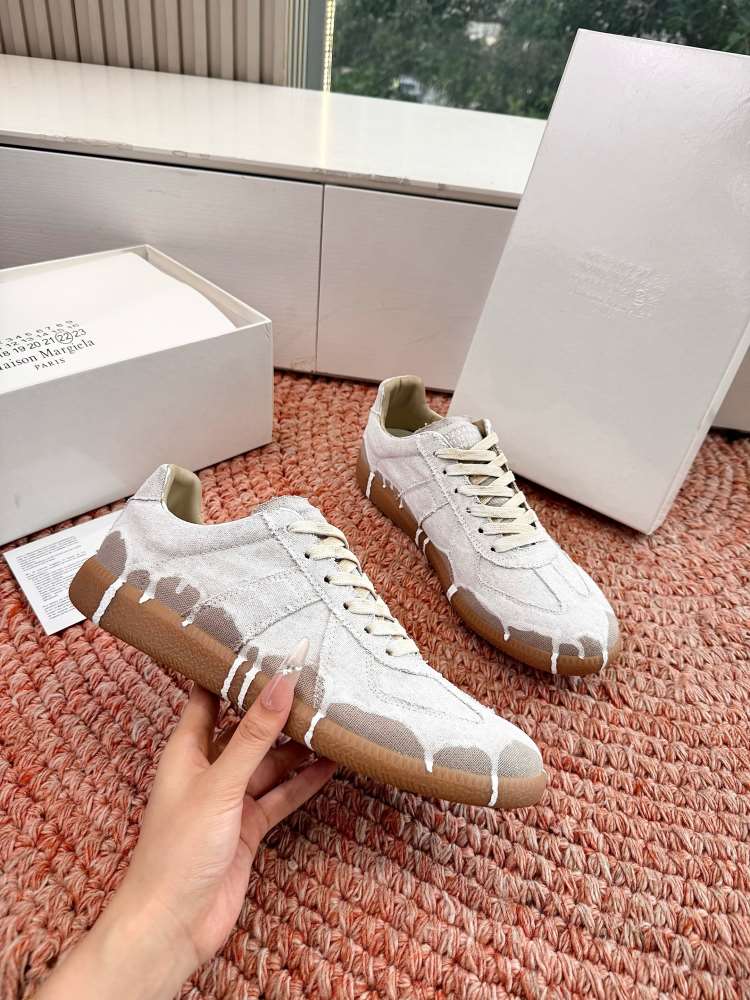 2026新作【MM6 Maison Margiela】スニーカー キャンバス×スエード スプラッシュ装饰 德训鞋款式 アイボリー×ベージュ カジュアル