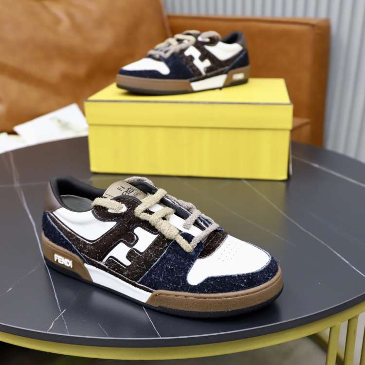 2026入荷しました【Fendi】スニーカー レザー FF柄 白×コラー装飾 白底 ホワイト×コラー カジュアル