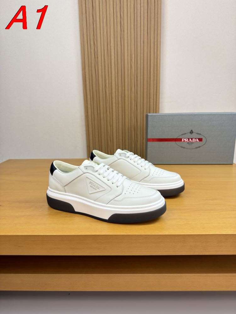 2026入荷しました【Prada】スニーカー レザー 倒三角标识 ベージュ× White カジュアル