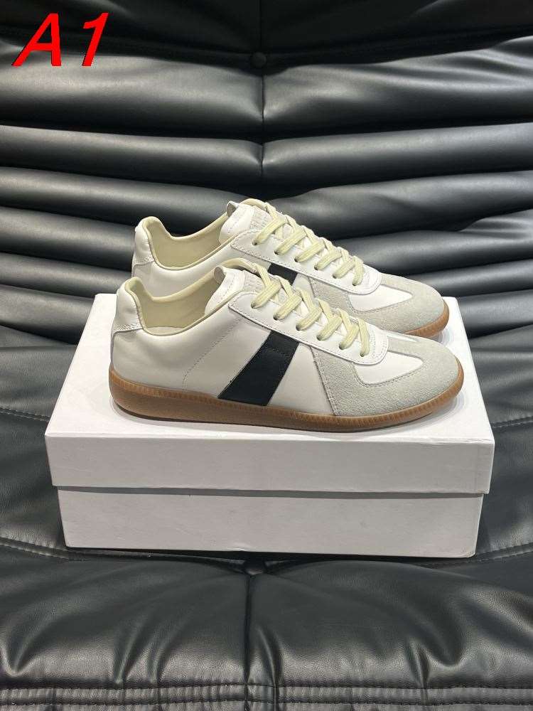 2026発売中!【MM6 Maison Margiela】スニーカー レザー×スエード V字装饰 德训鞋款式 アイボリー×ブラック カジュアル
