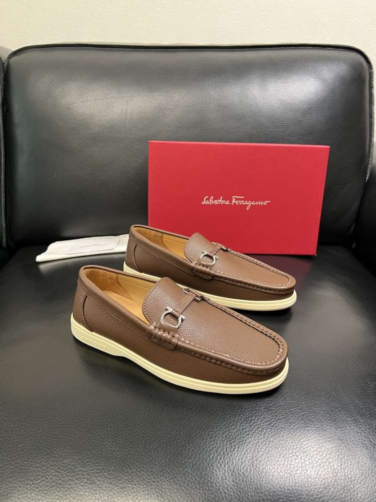 2026入荷【Ferragamo】ローファー レザー 荔枝紋 ブラウン 马衔扣 ビジネス FERR-