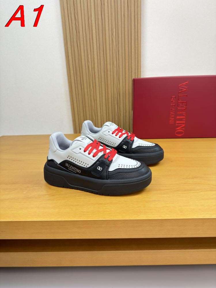 2026発売中!【Valentino】スニーカーレザー VALENTINO印字 透气孔 プラットフォーム 白×黒 ストリート