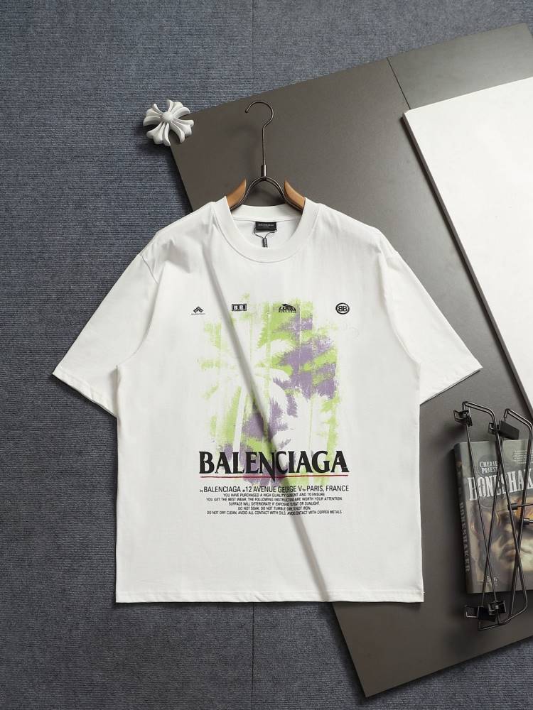 2026 バレンシアガ 夏先行販売 ハイエンドカスタム クルーネック半袖Tシャツ 欧州サイズ大きめ 快適フ ブランド コピー