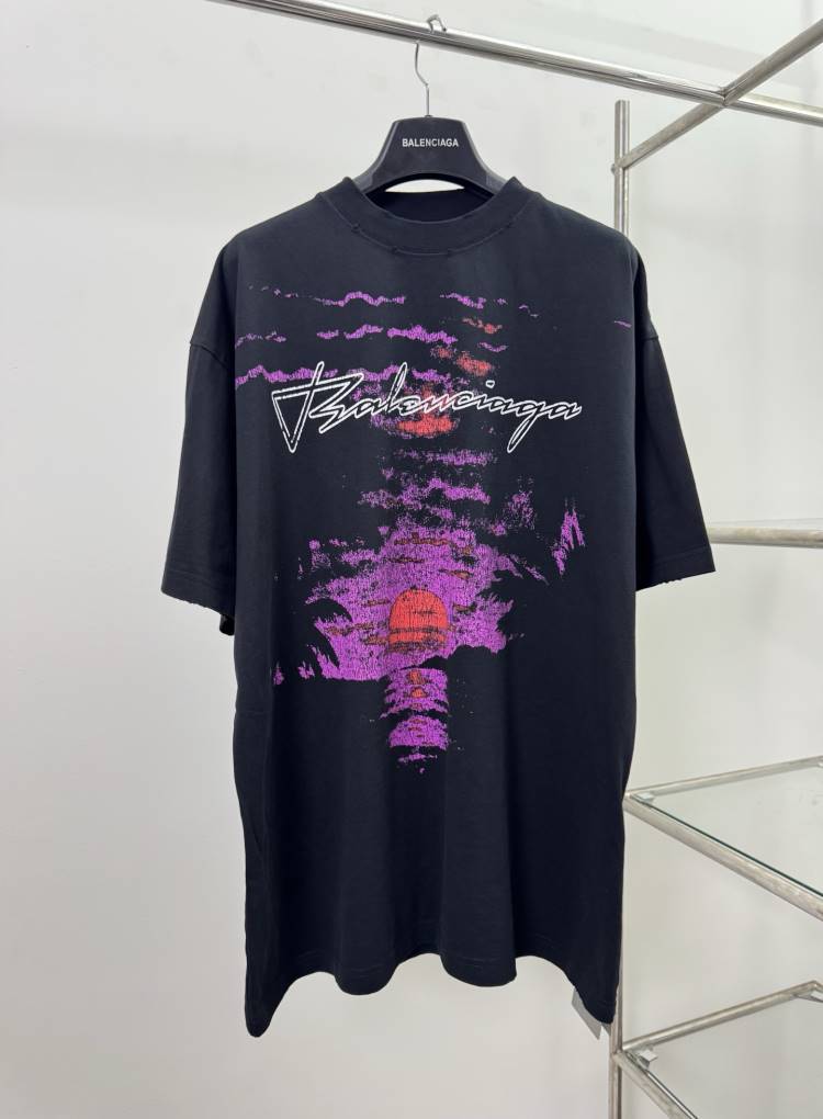 2026 バレンシアガ 夏新着 パリプリント クルーネック半袖Tシャツ 柔らか肌触り型崩れなし ブランド コピー