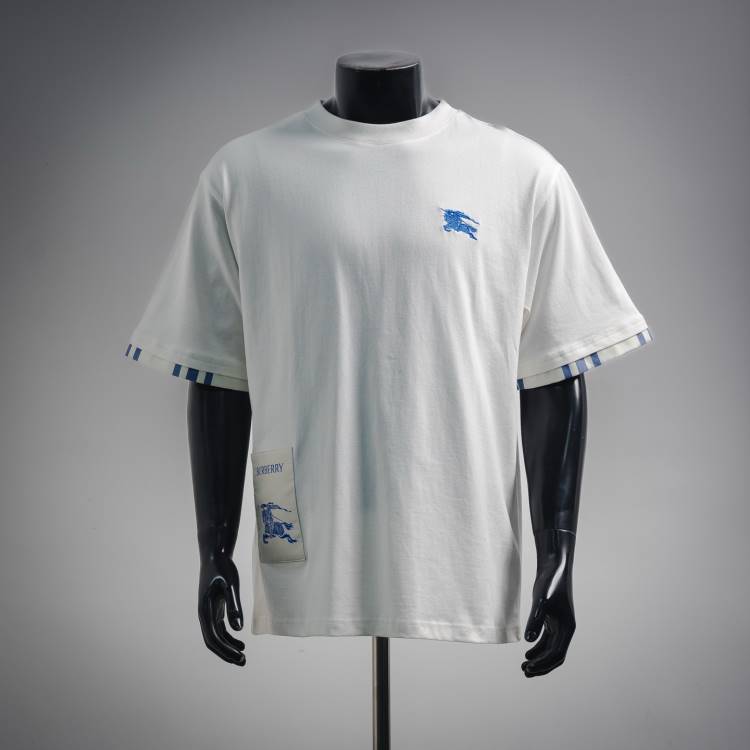 2026 バーバリー 夏新着 刺繍アップリケ クルーネック半袖Tシャツ きめ細かく柔らかな肌触り ブランド コピー