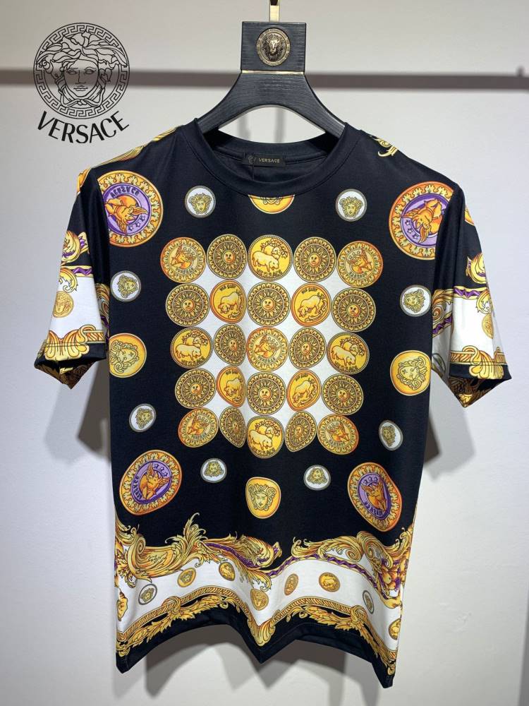 2026 ヴェルサーチ 夏コーデ シルケットコットン クルーネック半袖Tシャツ 洗濯耐久性抜群 ブランド コピー
