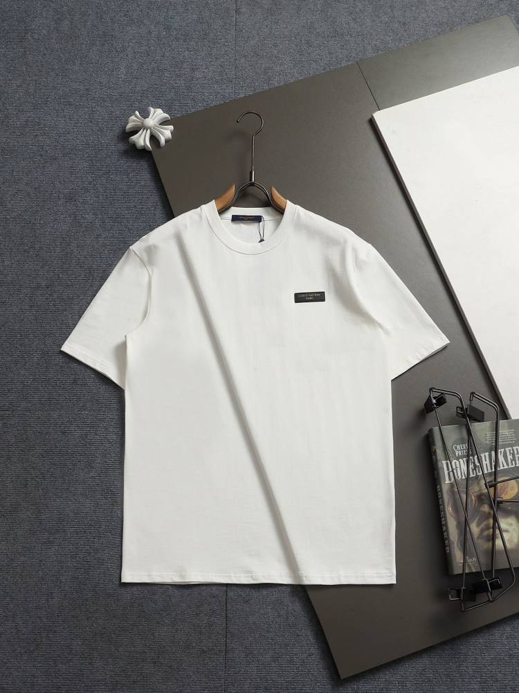 2026 ルイヴィトン 夏先行販売 ハイエンドカスタム クルーネック半袖Tシャツ 欧州サイズ大き モード ブランド コピー