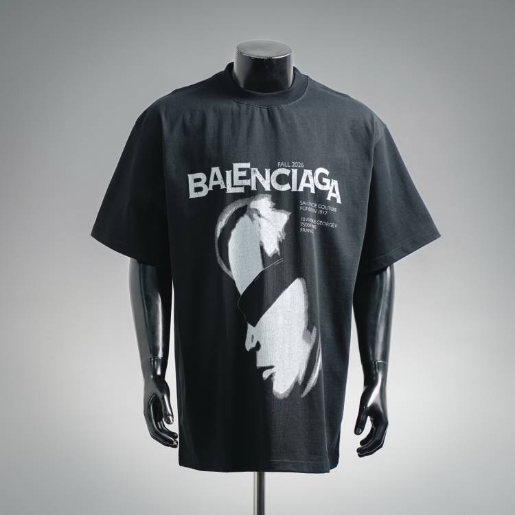 2026 バレンシアガ 夏ニュー ヴィンテージウォッシュプリント クルーネック半袖Tシャツ ゆったりドロッ ブランド コピー