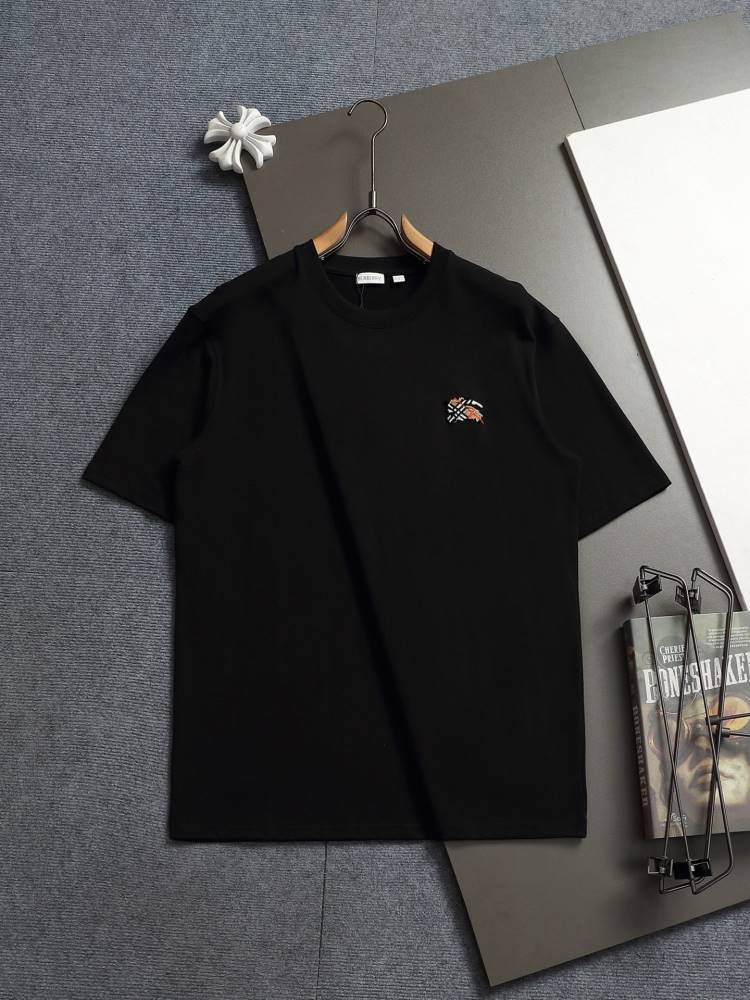2026 バーバリー 夏新着 ヴィンテージ クルーネック半袖Tシャツ 欧州サイズ大きめ シンプル合わせや ブランド コピー