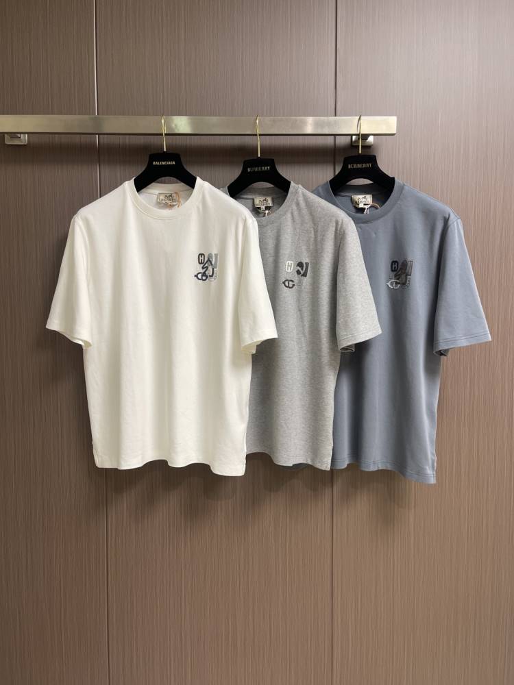 2026 エルメス 夏新着 アップリケロゴ クルーネック半袖Tシャツ リラックスオーバーシルエット ブランド コピー