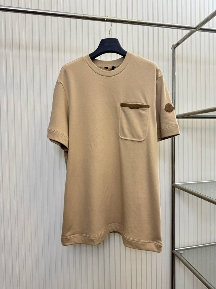 2026 モンクレール 夏新着 レザーポケット クルーネック半袖Tシャツ 柔らか肌触り型崩れなし ブランド コピー