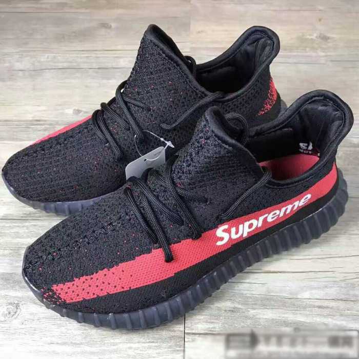 軽やかな履き心地　シュプリームコピー supreme X yeezy 350 実用性も高いランニングシューズ