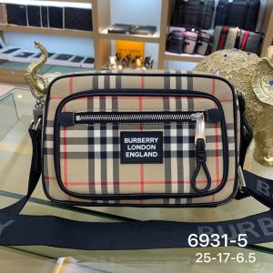 ミニバッグ どのアイテムも手頃な価格で バーバリー BURBERRY トレンド最先端のアイテム