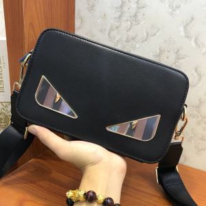 フェンディ20202020年秋冬シーズンのトレンド FENDI とにかく安心品質仕上がり ハンドバッグ 初秋から晩冬まで活躍する上品