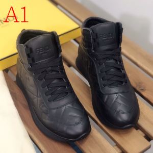 人気ファッション雑誌でも掲載 3色可選 フェンディ 最重要2020秋冬トレンド FENDI 最新トレンドコーデおすすめ ランニングシューズ