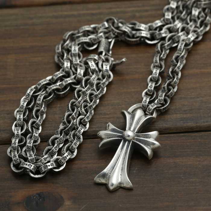 モデル大絶賛 2020 クロムハーツ CHROME HEARTS シルバー925 ペンダントトップ 十字架