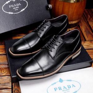 PRADA やっと見つけた国内即発 ビジネスシューズ 2色可選 プラダ 2020限定 男性に人気