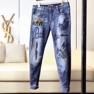 2020モデル ジーンズ オススメのアイテムを見逃すな ヴェルサーチVERSACE