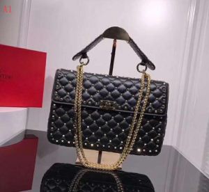 海外先行発売　ショルダーバッグ 多色可選　定番品質保証　ヴァレンティノ VALENTINO