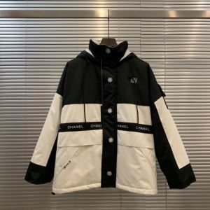 ダウンジャケット 2020秋冬最安価格新品 CHANEL シャネル 暖かさと軽い着心地を両立させている