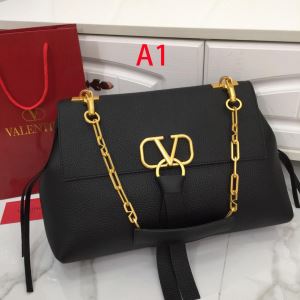 大人カジュアル夏ファッション2020ヴァレンティノ VALENTINO 大人の可愛さを引き立て 多色選択可 レディースバッグ