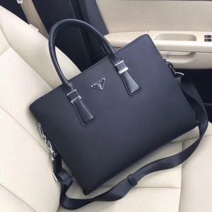 2020春新作 プラダ PRADA ファッショニスタを中心に新品が非常に人気 ハンドバッグ