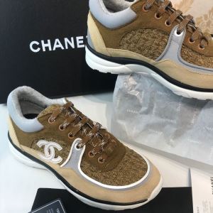今季トレンド新作はこれ シャネル 秋冬に大注目のカラー CHANEL ランニングシューズ 速報2020年秋ファッショントレンド
