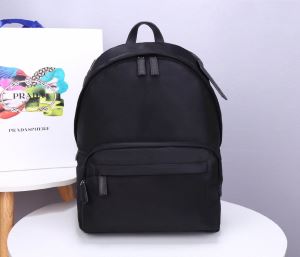 プラダ この時期の一番人気は PRADA さらに魅力的 リュック 2020モデル